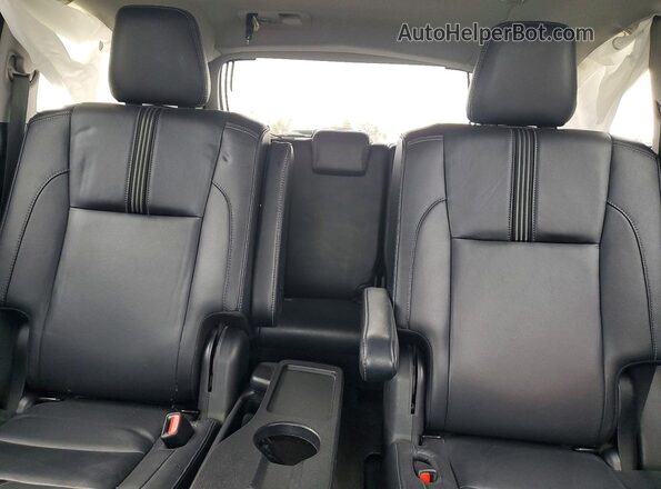 5TDKZRFH6JS280599 2018 TOYOTA HIGHLANDER Charcoal Rear seats view