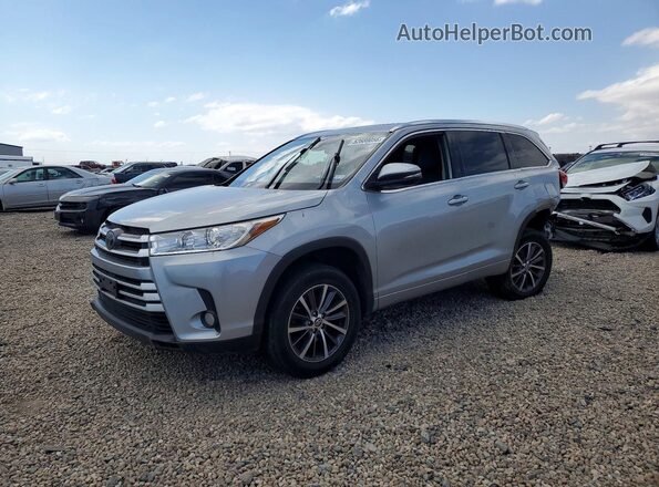 5TDKZRFH6JS548325 2018 TOYOTA HIGHLANDER Silver Przód lewy