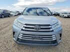 2018 Toyota Highlander Xle Silver vin: 5TDKZRFH6JS548325