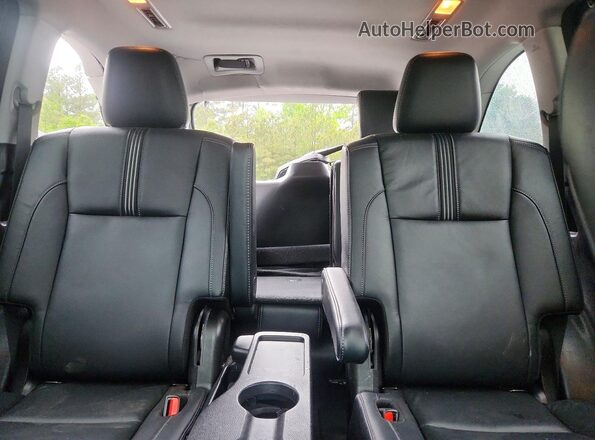 5TDKZRFH7JS532618 2018 TOYOTA HIGHLANDER White Rear seats view