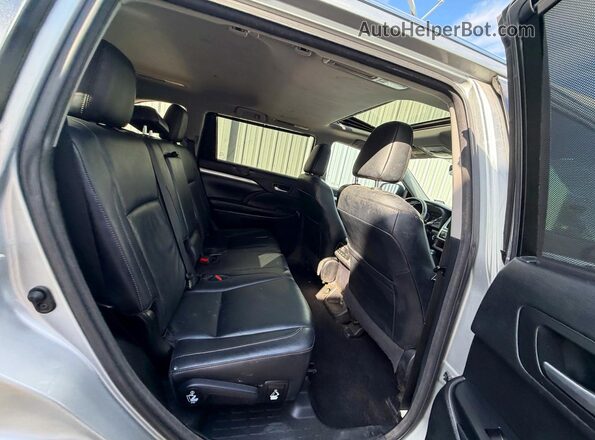 5TDKZRFH8HS511514 2017 TOYOTA HIGHLANDER Серебряный Вид сзади