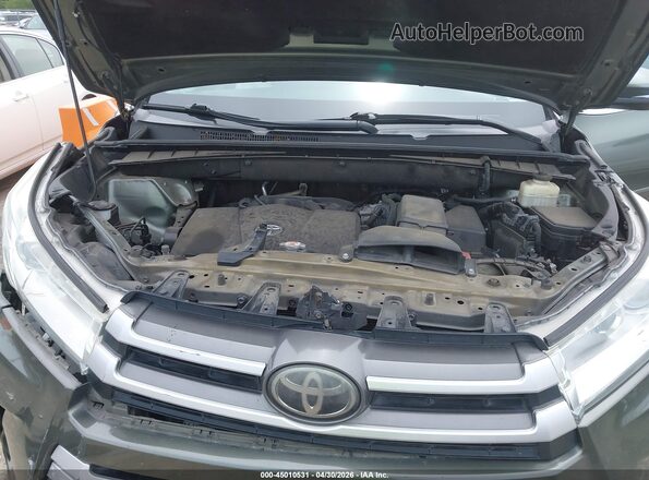 5TDKZRFH8JS249094 2018 TOYOTA LE Green Widok z tyłu