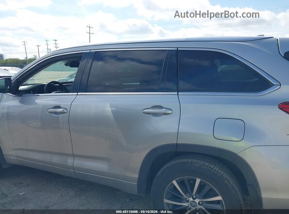 5TDKZRFHXJS531947 2018 TOYOTA HIGHLANDER Silver Vista interior de 360 grados