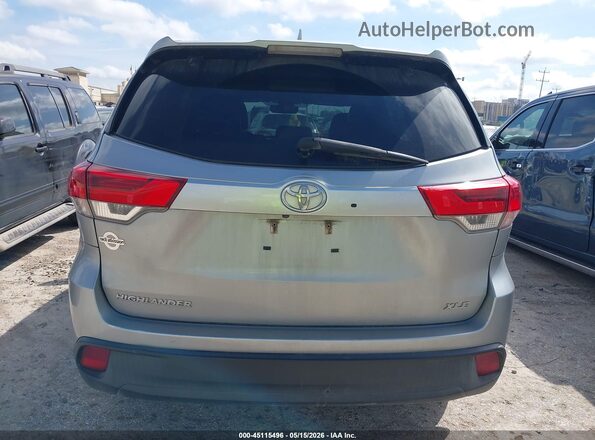 5TDKZRFHXJS531947 2018 TOYOTA HIGHLANDER Silver 