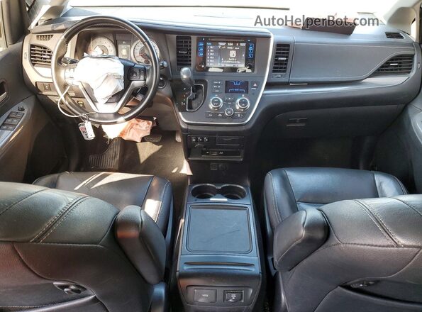 5TDXK3DC6GS732946 2016 TOYOTA SIENNA Белый Вид панели приборов