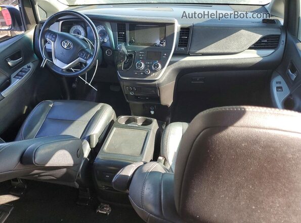 5TDXK3DCXGS721870 2016 TOYOTA SIENNA Белый Вид панели приборов