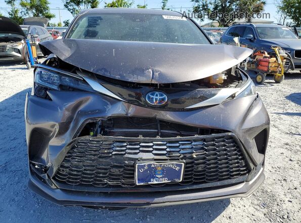 5TDXSKFCXMS013041 2021 TOYOTA SIENNA Серый Вид спереди