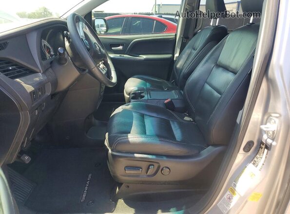 5TDXZ3DC1HS870357 2017 TOYOTA SIENNA Silver წინა სალონის ხედი