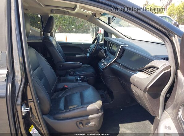 5TDXZ3DC2HS791750 2017 TOYOTA SIENNA Черный Вид салона спереди