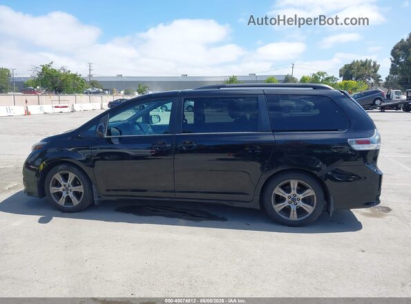 5TDXZ3DC2HS791750 2017 TOYOTA SIENNA Черный Вид задней части салона