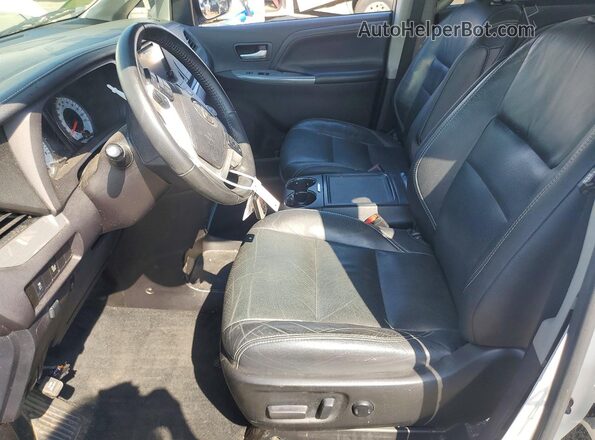 5TDXZ3DC4HS818592 2017 TOYOTA SIENNA Белый Вид салона спереди