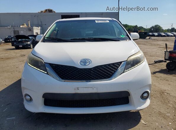 5TDXZ3DC4HS818592 2017 TOYOTA SIENNA Белый Вид спереди