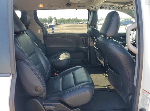 5TDXZ3DC4HS818592 2017 TOYOTA SIENNA Белый Вид задней части салона