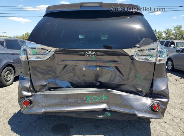 5TDXZ3DC5JS913233 2018 TOYOTA SIENNA Серый Вид сзади