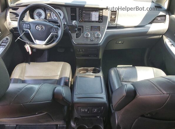 5TDXZ3DC5JS913233 2018 TOYOTA SIENNA Серый Вид панели приборов