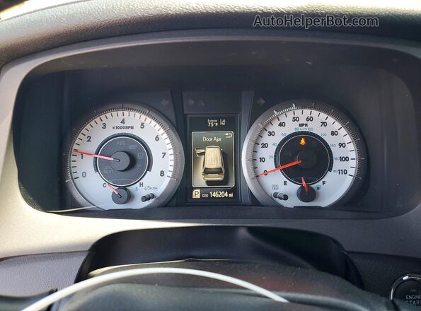 5TDXZ3DC5JS913233 2018 TOYOTA SIENNA Серый Вид щитка приборов