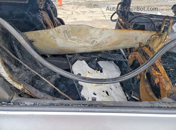 5TDXZ3DC5JS925088 2018 TOYOTA SIENNA Серебряный Вид задней части салона