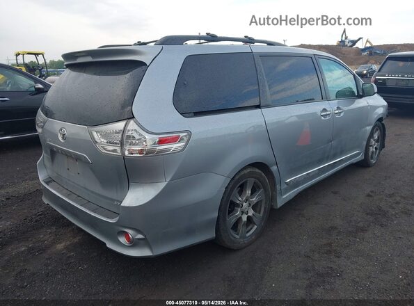 5TDXZ3DC8HS814206 2017 TOYOTA SIENNA Silver Tył prawy