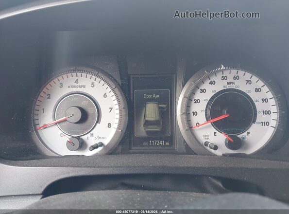 5TDXZ3DC8HS814206 2017 TOYOTA SIENNA Silver Widok tylnych siedzeń