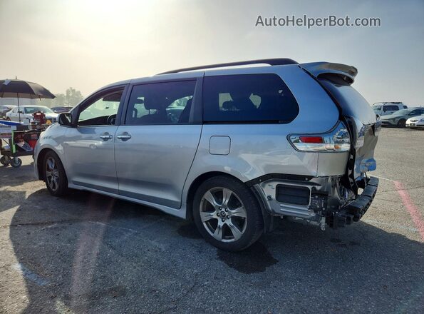 5TDXZ3DC8JS935212 2018 TOYOTA SIENNA Silver Rear left