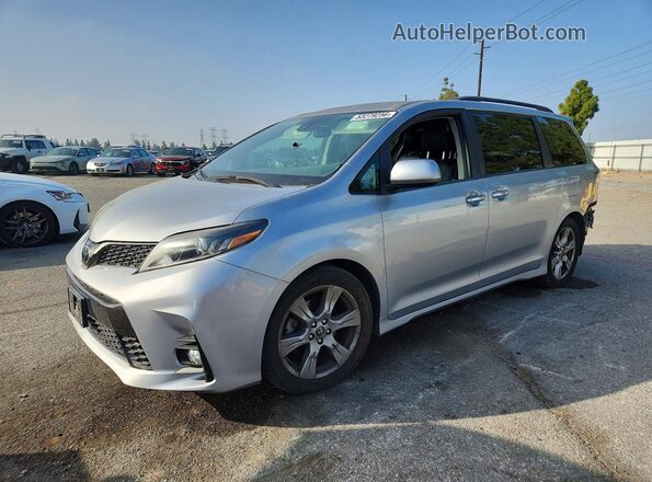 5TDXZ3DC8JS935212 2018 TOYOTA SIENNA Silver Front left