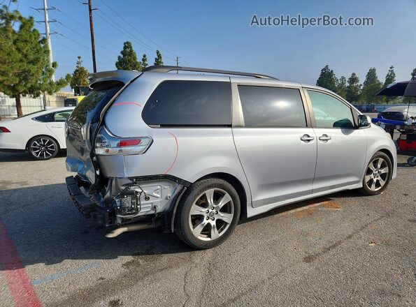 5TDXZ3DC8JS935212 2018 TOYOTA SIENNA Silver Rear right
