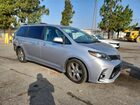 2018 Toyota Sienna Se Premium 8-passenger Silver vin: 5TDXZ3DC8JS935212