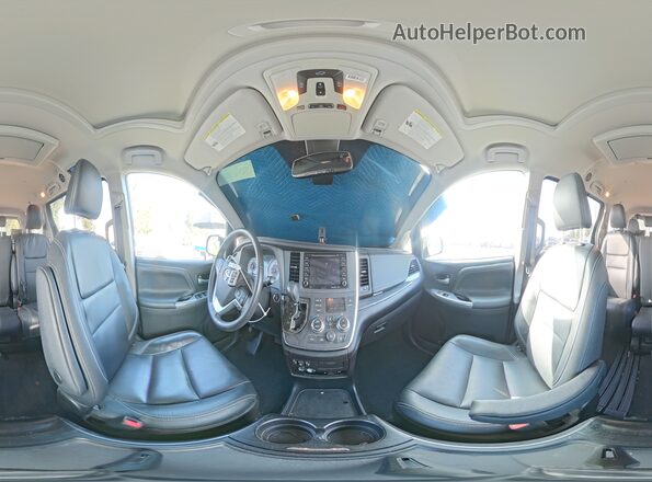 5TDXZ3DC8JS935212 2018 TOYOTA SIENNA Silver 360 interior view