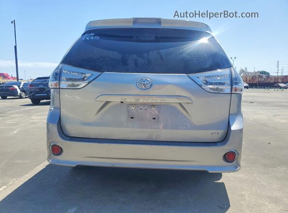 5TDXZ3DCXJS947118 2018 TOYOTA SIENNA Серебряный Вид сзади