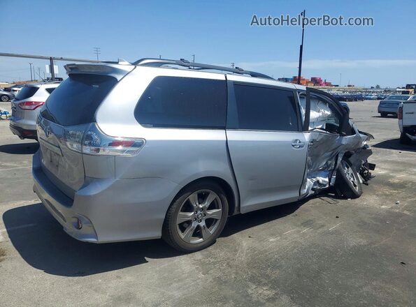 5TDXZ3DCXJS947118 2018 TOYOTA SIENNA Серебряный Задняя правая четверть