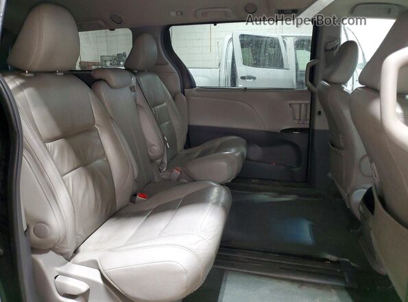 5TDYK3DCXGS722425 2016 TOYOTA SIENNA Black Вид задньої частини салону