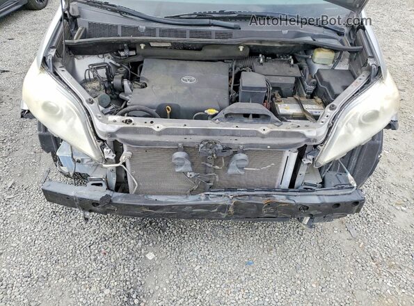 5TDYK3DCXGS735966 2016 TOYOTA SIENNA Серебряный Вид подкапотного пространства