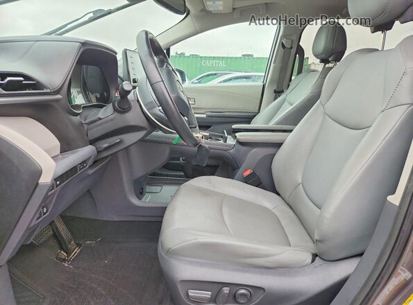 5TDYRKEC0MS062590 2021 TOYOTA SIENNA Серый Вид салона спереди