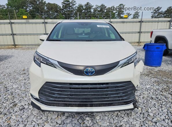 5TDYRKECXMS039575 2021 TOYOTA SIENNA Белый Вид спереди