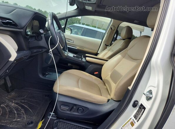 5TDYRKECXMS039575 2021 TOYOTA SIENNA Белый Вид салона спереди