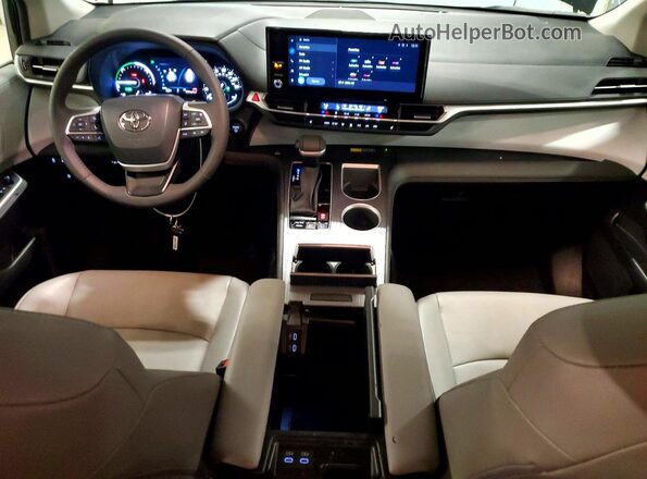 5TDYSKFC0SS224329 2025 TOYOTA SIENNA Black Առջևի վահանակի տեսք