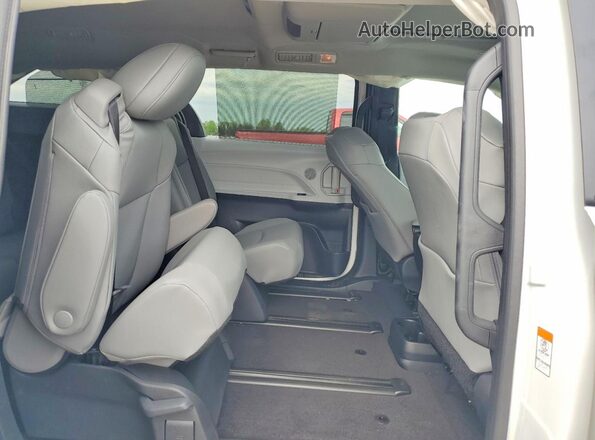 5TDYSKFC2TS251775 2026 TOYOTA SIENNA Белый Вид задней части салона