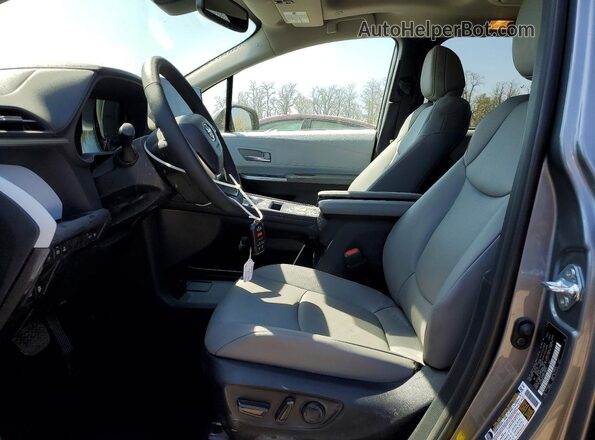 5TDYSKFC3TS236511 2026 TOYOTA SIENNA Gray Vista interior delantera