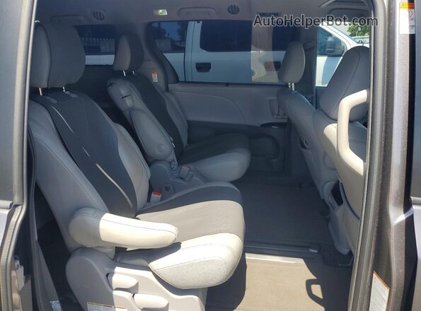 5TDYZ3DC0HS896291 2017 TOYOTA SIENNA Серый Вид задней части салона
