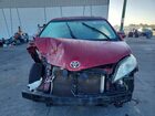 2017 Toyota Sienna Xle 8-passenger Burgundy vin: 5TDYZ3DC2HS822970