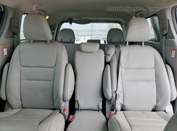 5TDYZ3DC5KS995504 2019 TOYOTA SIENNA White Вид задніх сидінь