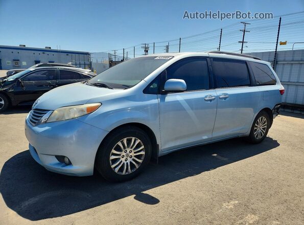 5TDYZ3DC7HS807820 2017 TOYOTA SIENNA Синий Передняя левая четверть