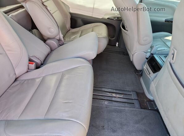 5TDYZ3DC7HS838839 2017 TOYOTA SIENNA Gray Вид задньої частини салону