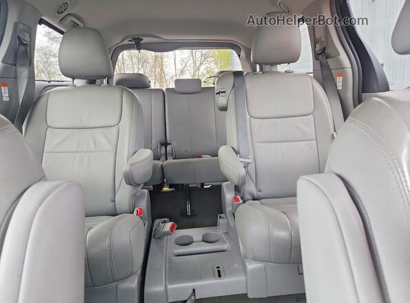 5TDYZ3DC8HS898757 2017 TOYOTA SIENNA Черный Вид задних сидений