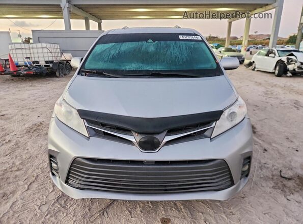 5TDYZ3DC8LS046644 2020 TOYOTA SIENNA Серебряный Вид спереди