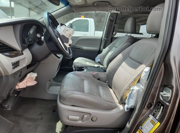 5TDYZ3DC9HS769197 2017 TOYOTA SIENNA Gray 