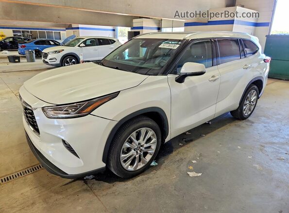 5TDYZRAH2MS056431 2021 TOYOTA HIGHLANDER Белый Передняя левая четверть
