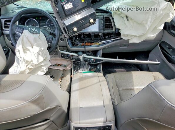 5TDYZRFH5JS286341 2018 TOYOTA HIGHLANDER Серый Вид панели приборов