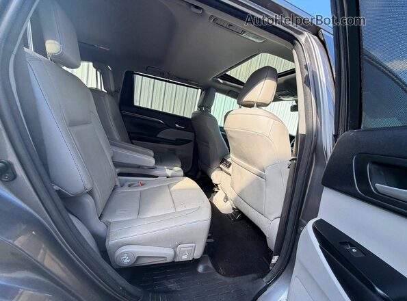 5TDYZRFH6HS230158 2017 TOYOTA HIGHLANDER Серый Вид сзади