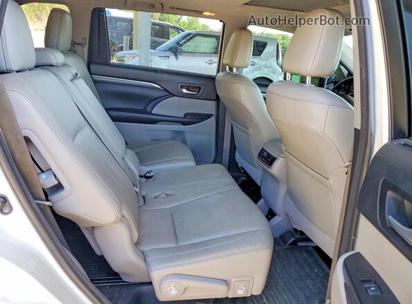 5TDYZRFHXHS220412 2017 TOYOTA HIGHLANDER Белый Вид задних сидений